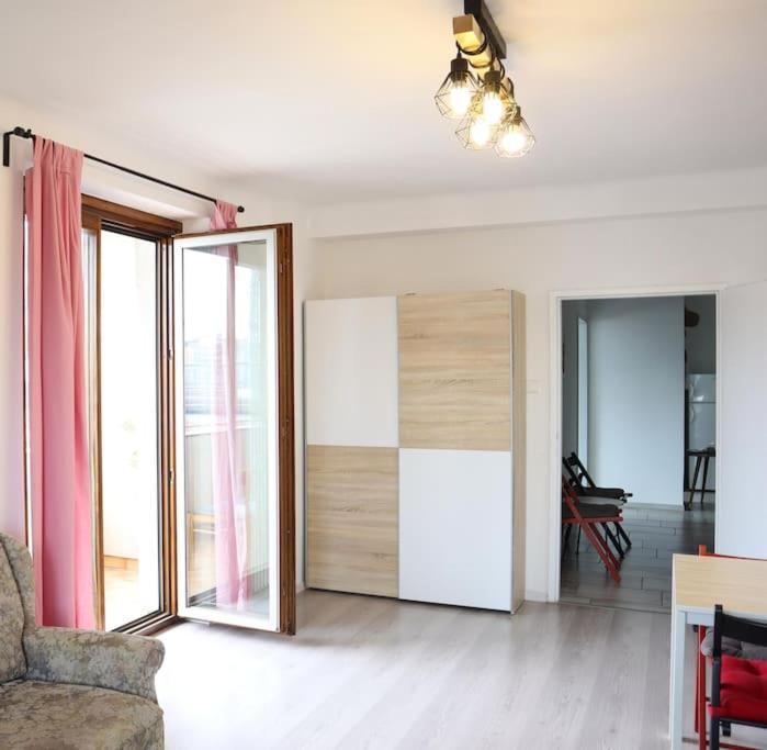 Nr 1 Apartment With 2 Balconies 3 Bedrooms Near Main Train Station Wien Exteriör bild